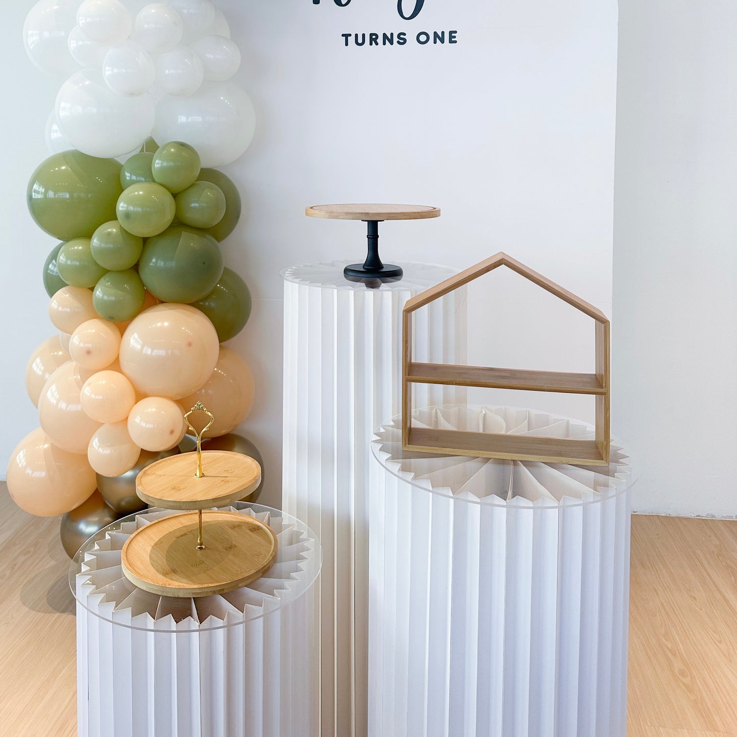 4 Days Rental White Round Paper Pedestal Set A (3pcs)