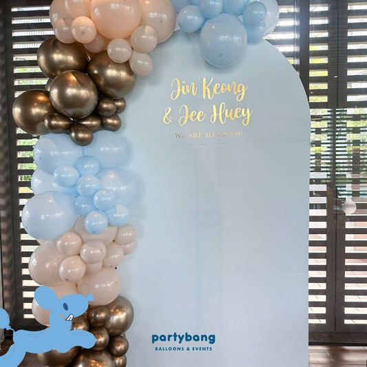 Plain Foamboard Arch Backdrop Setup with Balloon Garland Supreme